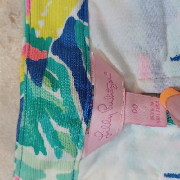 Lilly Pulitzer Shorts - Picture 4 of 8